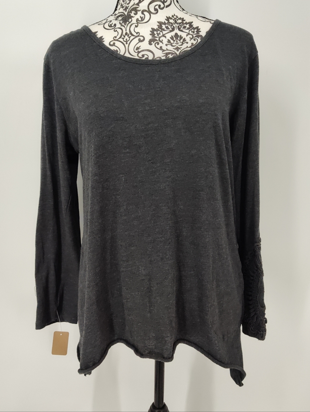 Bit & Bridle Charcoal Scoop Neck Long-Sleeve Top Women's Medium